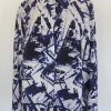 Bluse mit verdeckter Knopfleiste